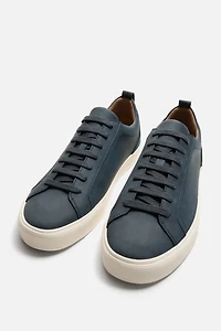 BASIC SNEAKERS