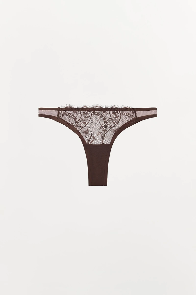 CULOTTE EN DENTELLE AVEC BRODERIES FLEURS