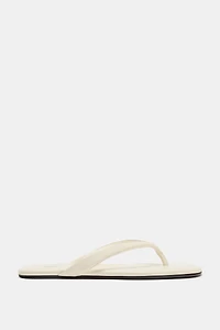 FLAT TOE-LOOP SANDALS