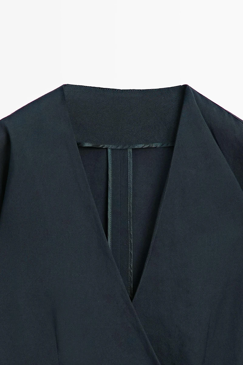 Lightweight kimono with sash detail