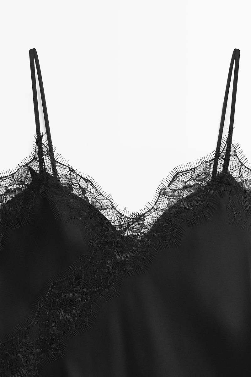 Top nuisette à fines bretelles asymétrique