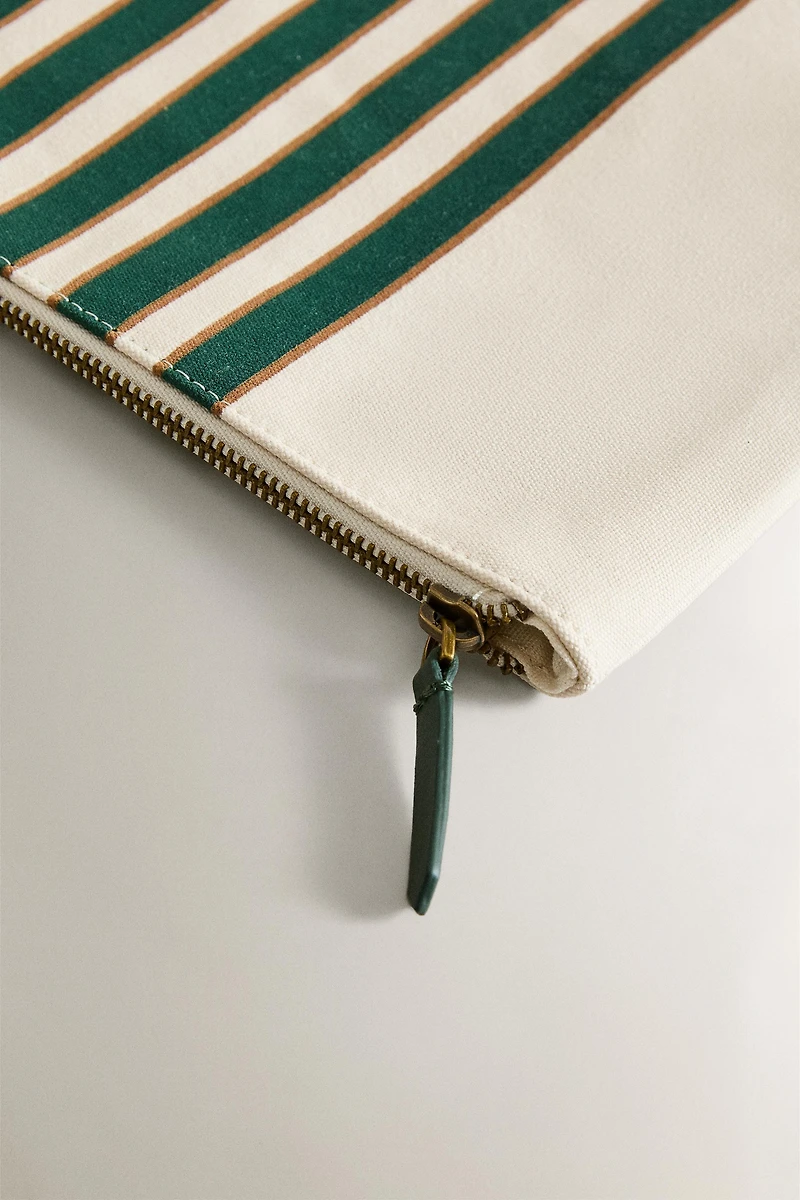STRIPED TRAVEL BAG