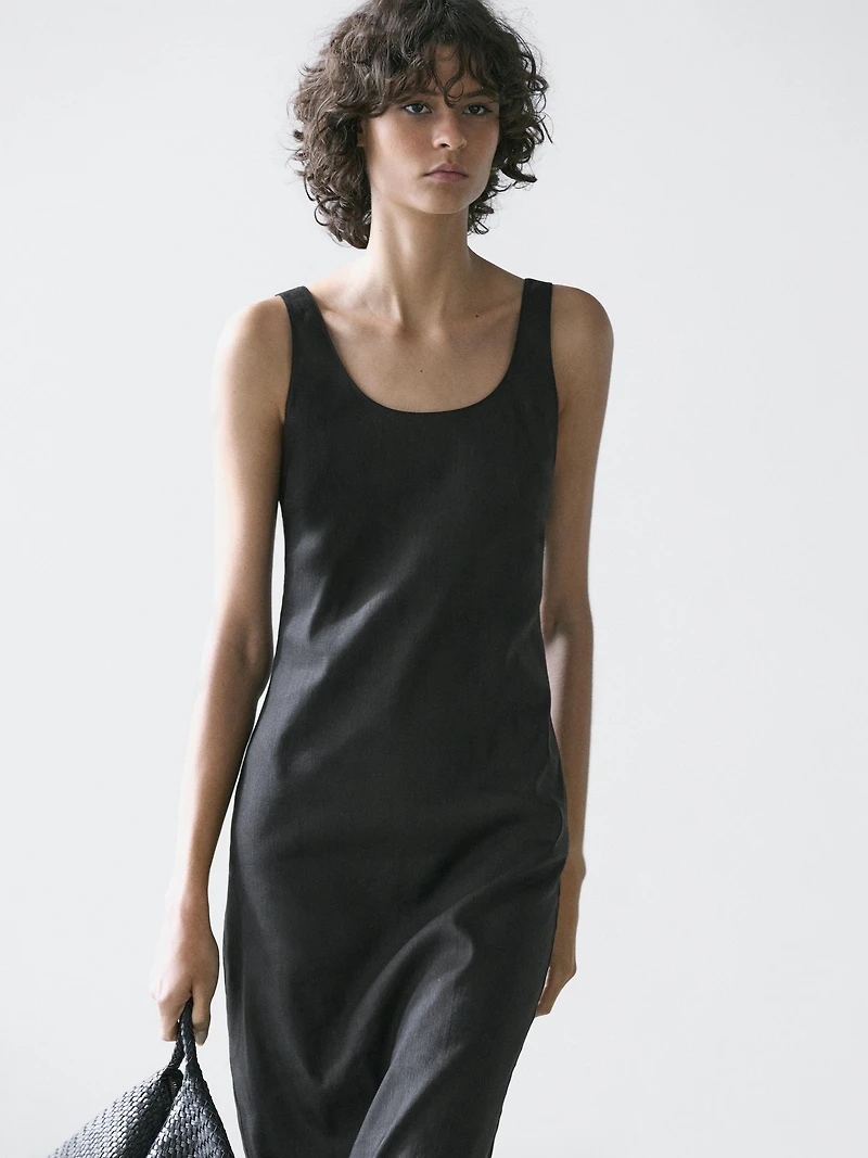 Flowing round neck midi dress
