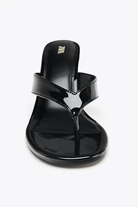 PATENT WEDGE SANDALS