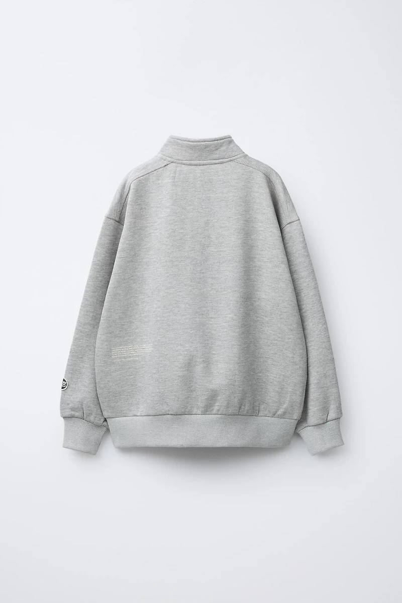 SWEATSHIRT AND JOGGER PANTS SET