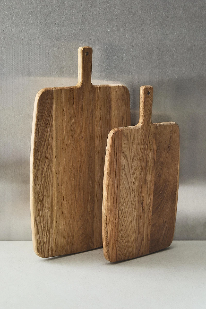 WOODEN CUTTING BOARD