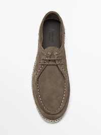 Split leather shoes with moc toe and jute sole