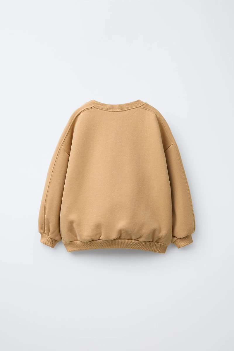 PATCH APPLIQUÉ SWEATSHIRT
