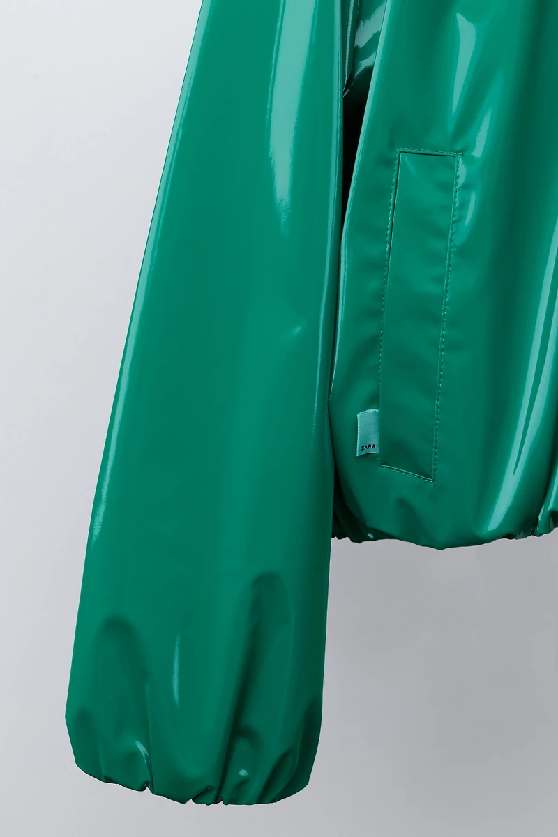 SHINY WATER-RESISTANT RAINCOAT