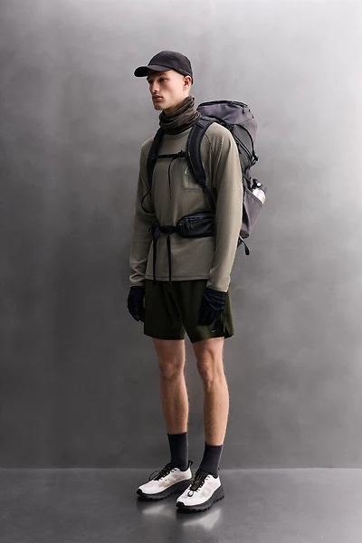 TECHNICAL 7" SHORTS