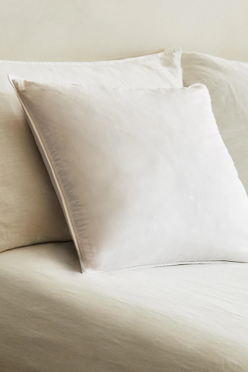 FEATHER PILLOW WITH A COTTON COVER (AND CUSHION FILLING)