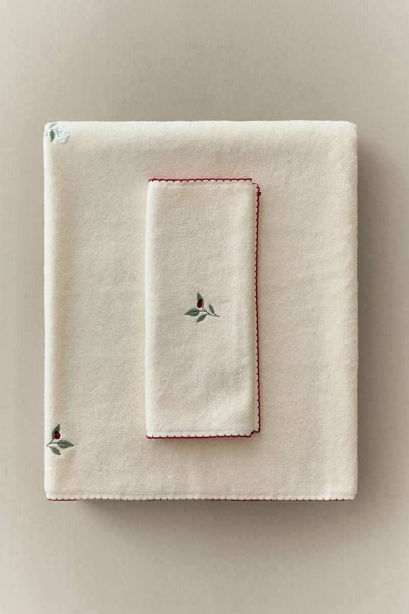 SERVIETTE DE BAIN FLEUR BRODÉE
