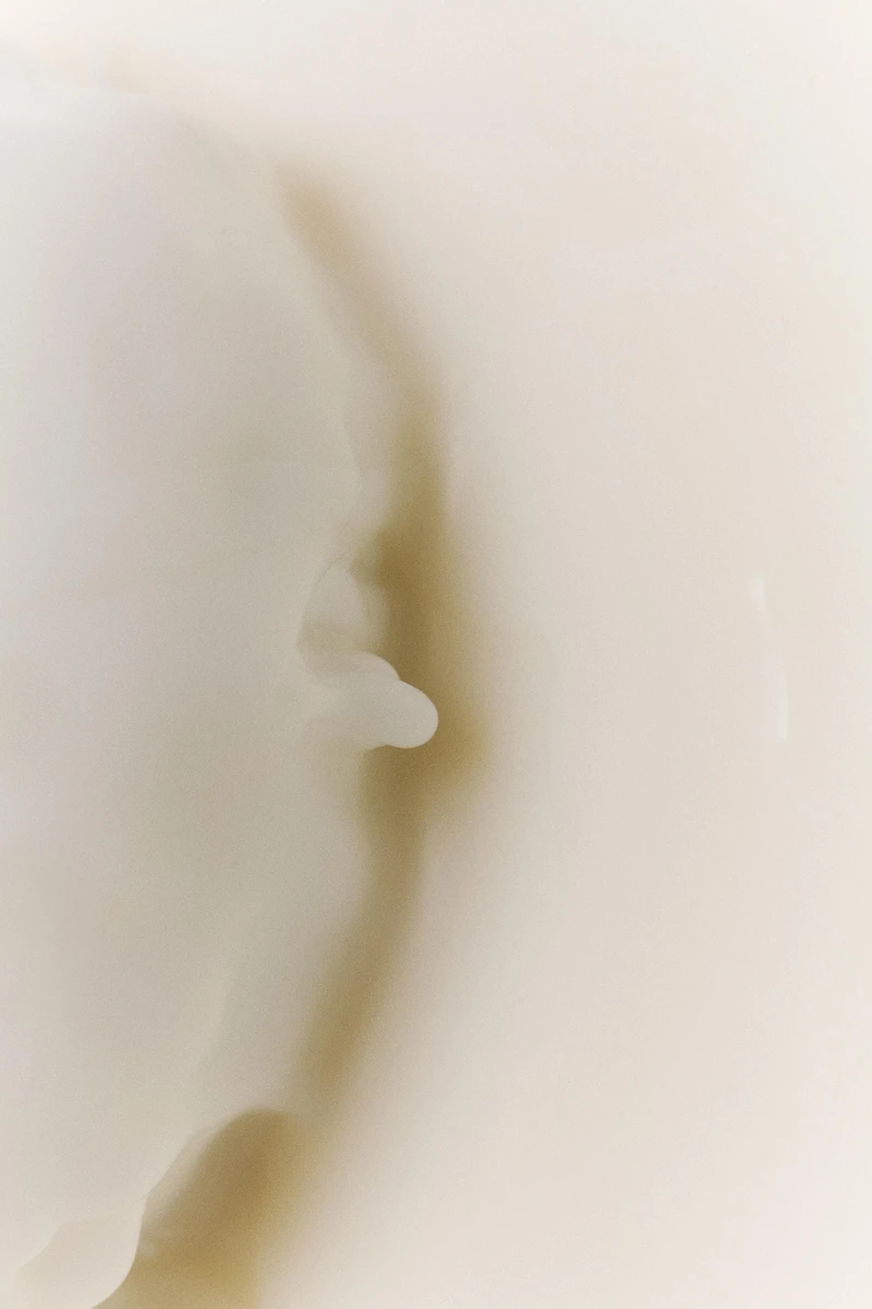 WOMAN IN WHITE PARFUM 80 ML (2.72 FL. OZ).