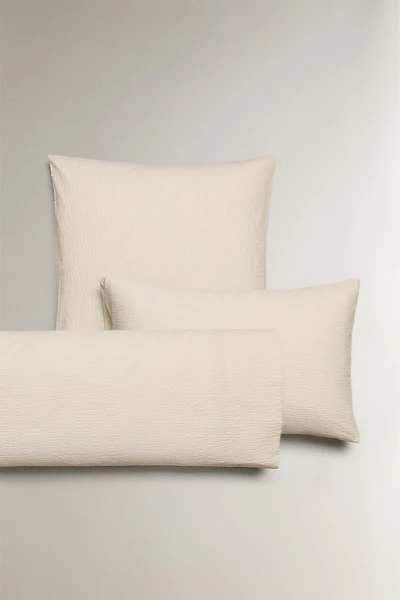TEXTURED PILLOWCASE