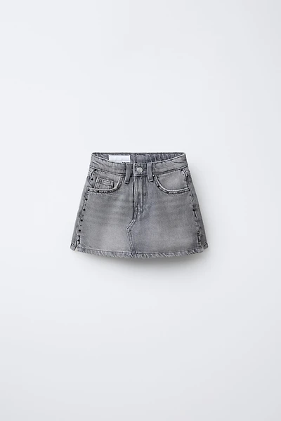 STUDDED DENIM SKORT