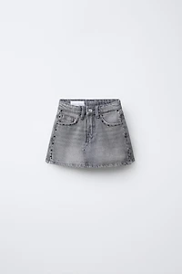 STUDDED DENIM SKORT