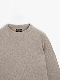 Oversize cashmere knit sweater