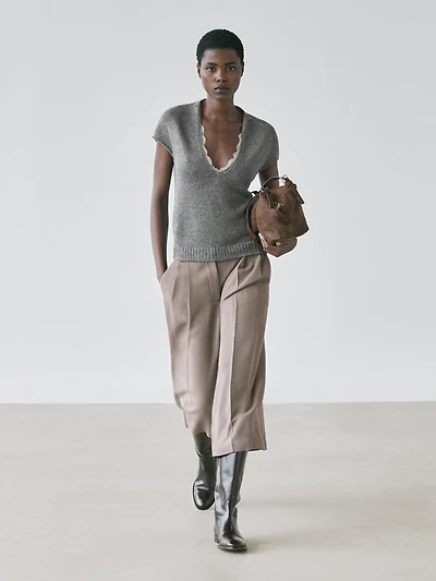 Short sleeve knit sweater with lace