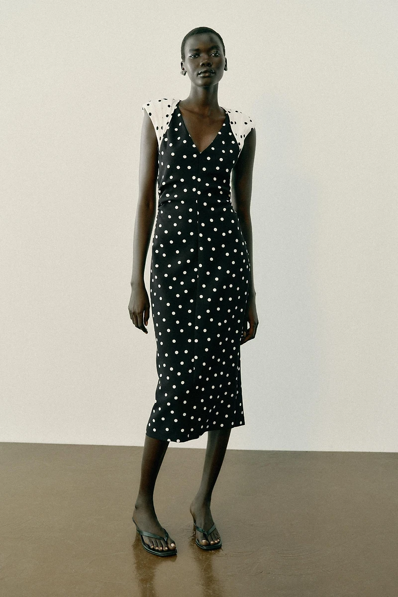 ROBE MI-LONGUE À POIS ET ÉPAULETTES