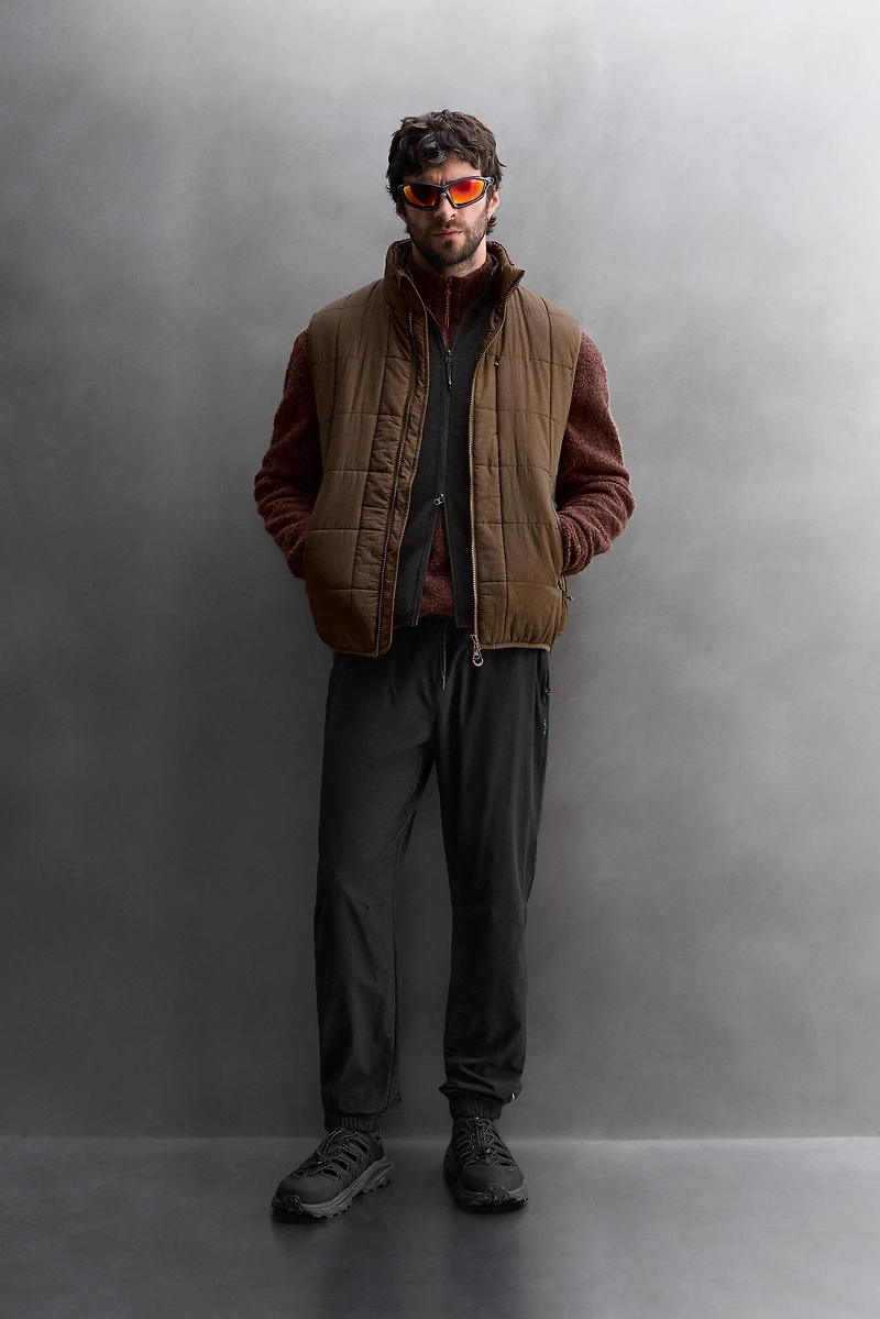 TECHNICAL PUFFER VEST