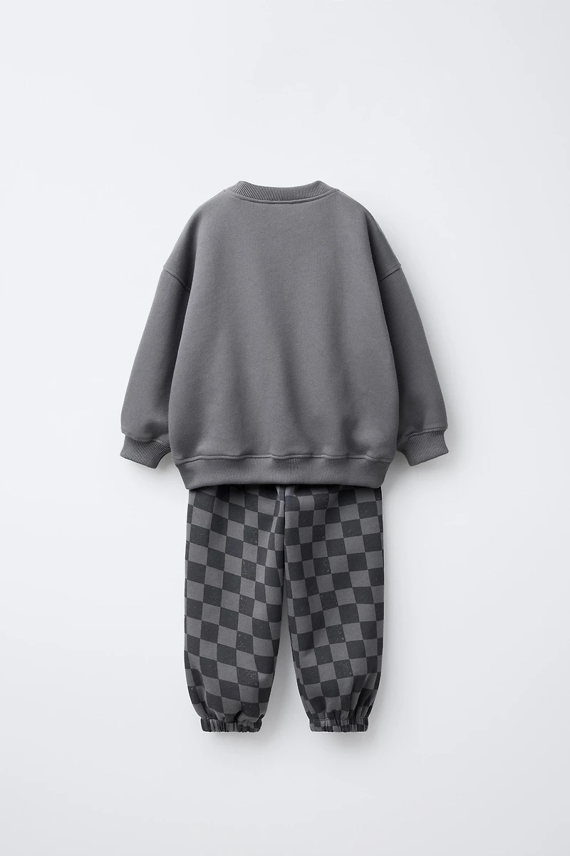 CHECKERBOARD SWEATSHIRT AND PANTS JOGGING SET