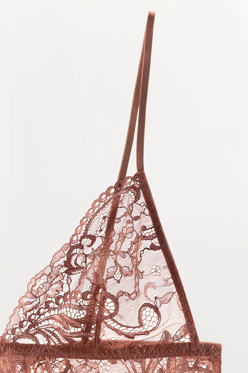 LACE TRIANGLE BRA