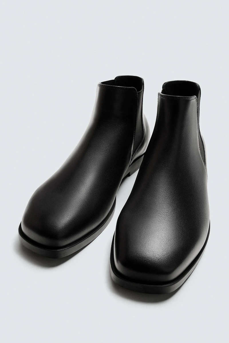LEATHER CHELSEA BOOTS