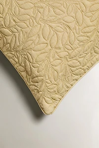 MICROFIBER PILLOW SHAM FOR QUILT WITH A LEAF DESIGN