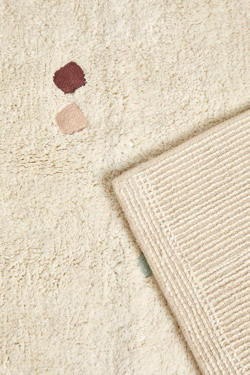 CHILDREN’S MULTICOLORED EMBROIDERED DIAMOND RUG