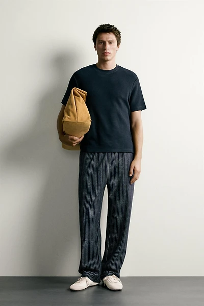 REGULAR FIT SEERSUCKER T-SHIRT