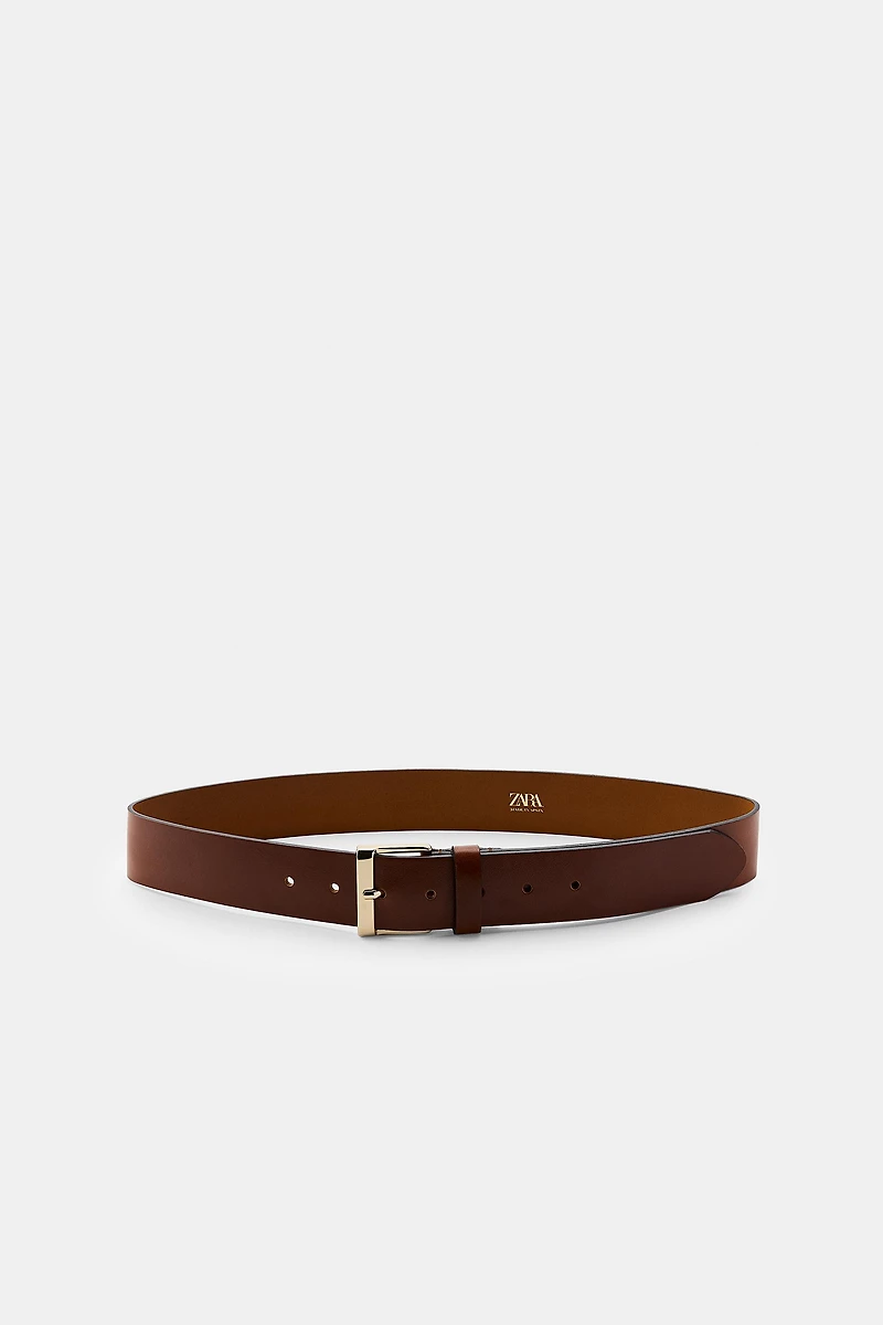 CEINTURE EN CUIR À BOUCLE CARRÉE