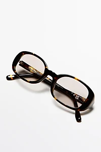 Oval tortoiseshell-effect sunglasses