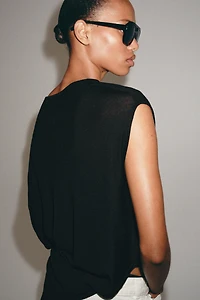ASYMMETRIC KNIT TOP