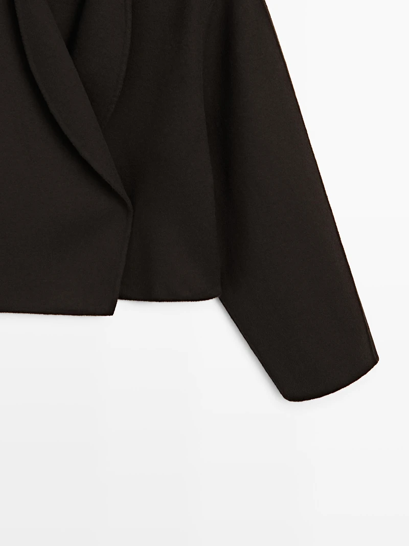 Short coat with rounded lapels