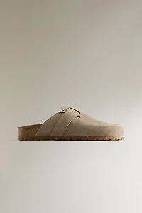 LEATHER CLOGS WITH STRAP