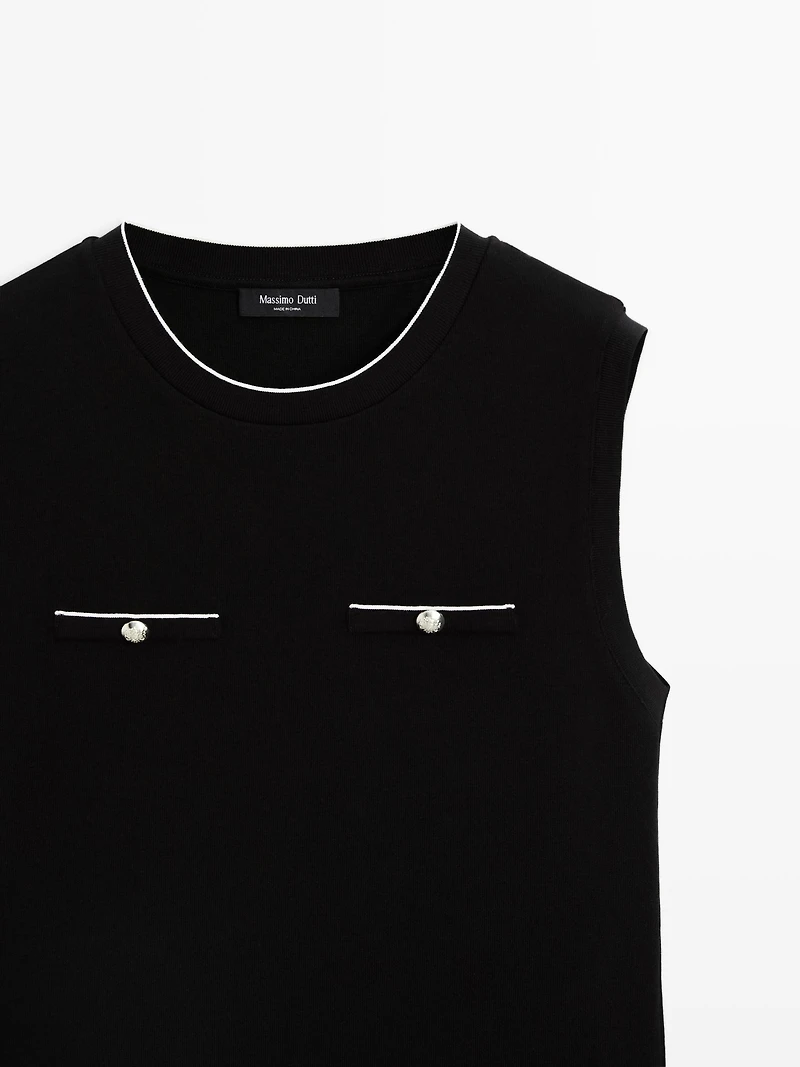 Sleeveless top with pocket details