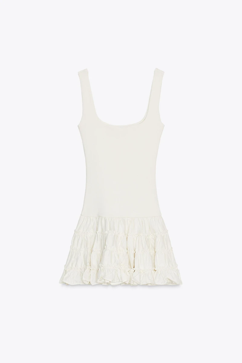 CONTRASTING VOLUMINOUS DRESS