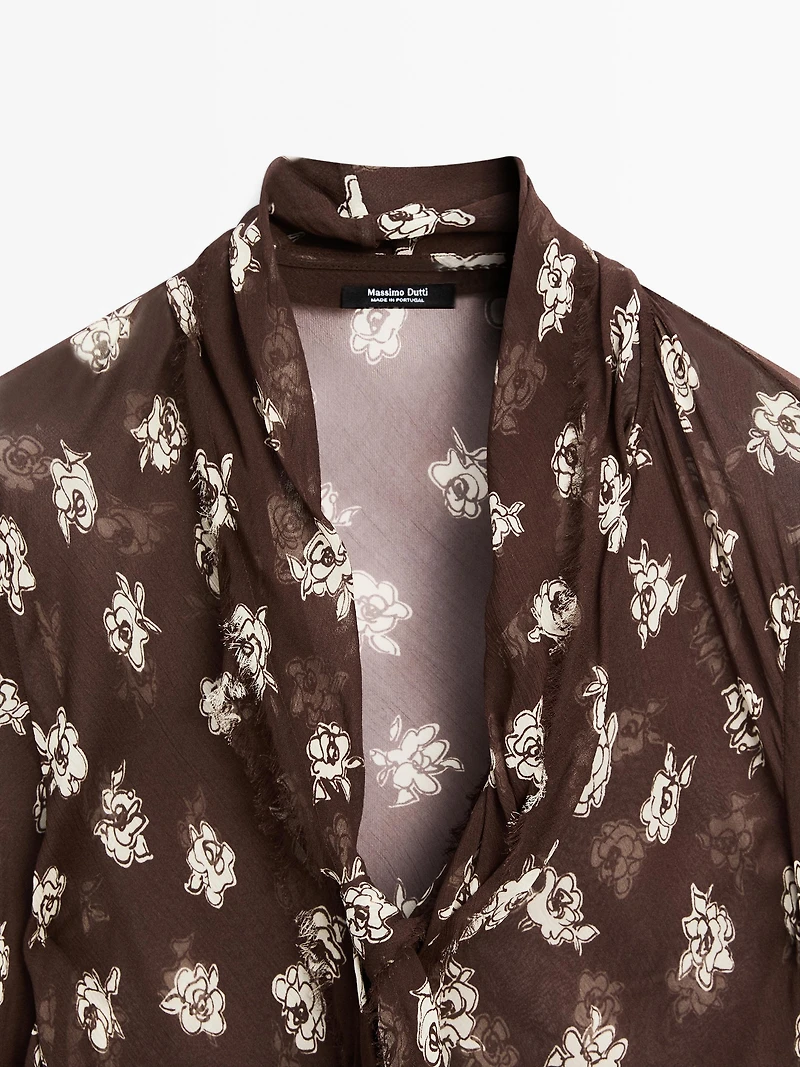 Flowing shirt with scarf collar