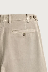 RELAXED FIT PLEATED CHINO PANTS