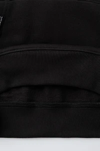 SWEAT POCHE BRODÉE