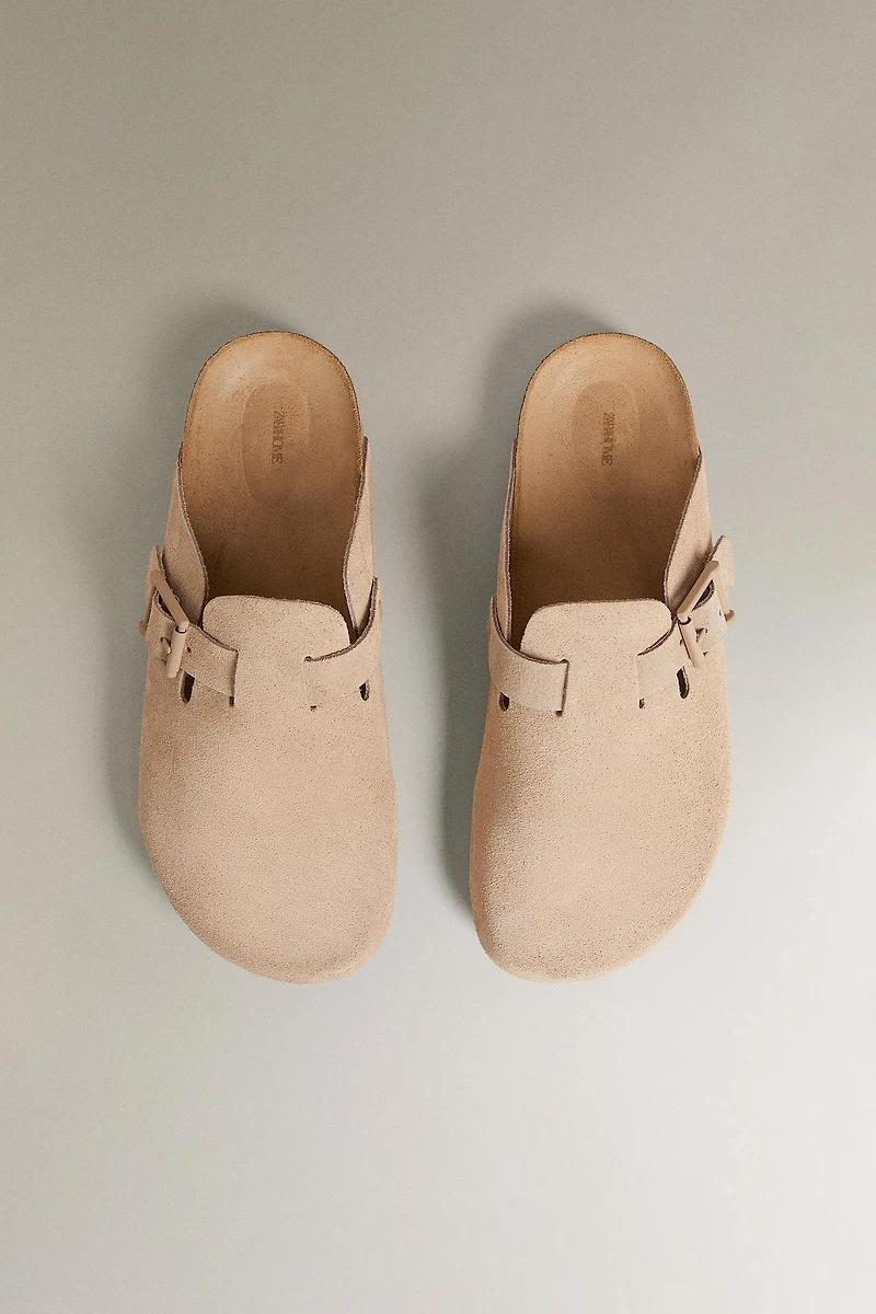 SABOTS EN CUIR BOUCLE