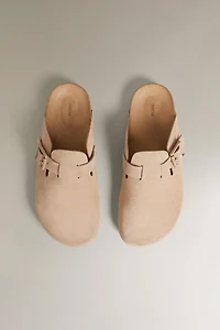 SABOTS EN CUIR BOUCLE