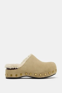 SPLIT LEATHER STUDDED CLOGS