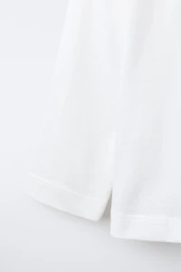 T-SHIRT AVEC APPLIQUÉ EN CAOUTCHOUC