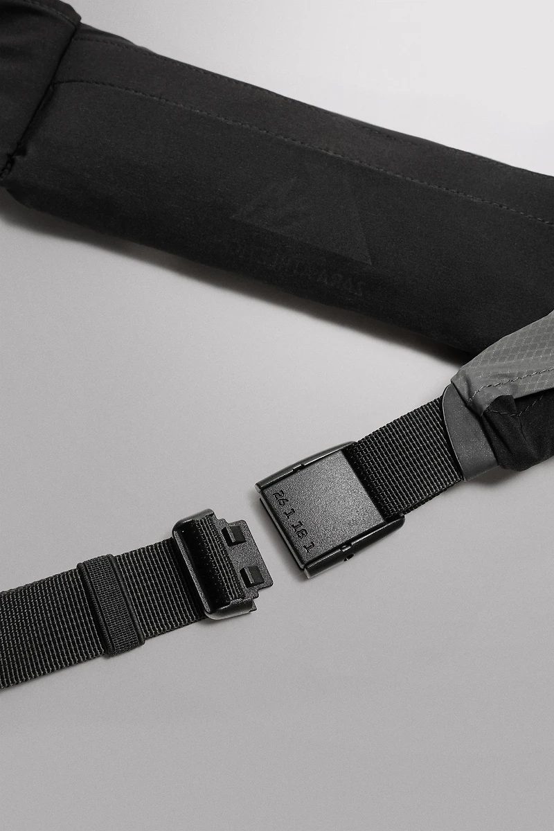 TECHNICAL SPORT BELT BAG