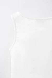 T-SHIRT BOUTONS