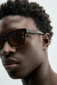 SQUARED SUNGLASSES