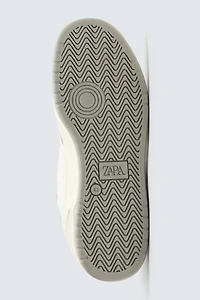 SKATE SNEAKERS