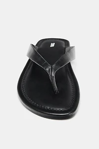 FLAT LEATHER SANDALS