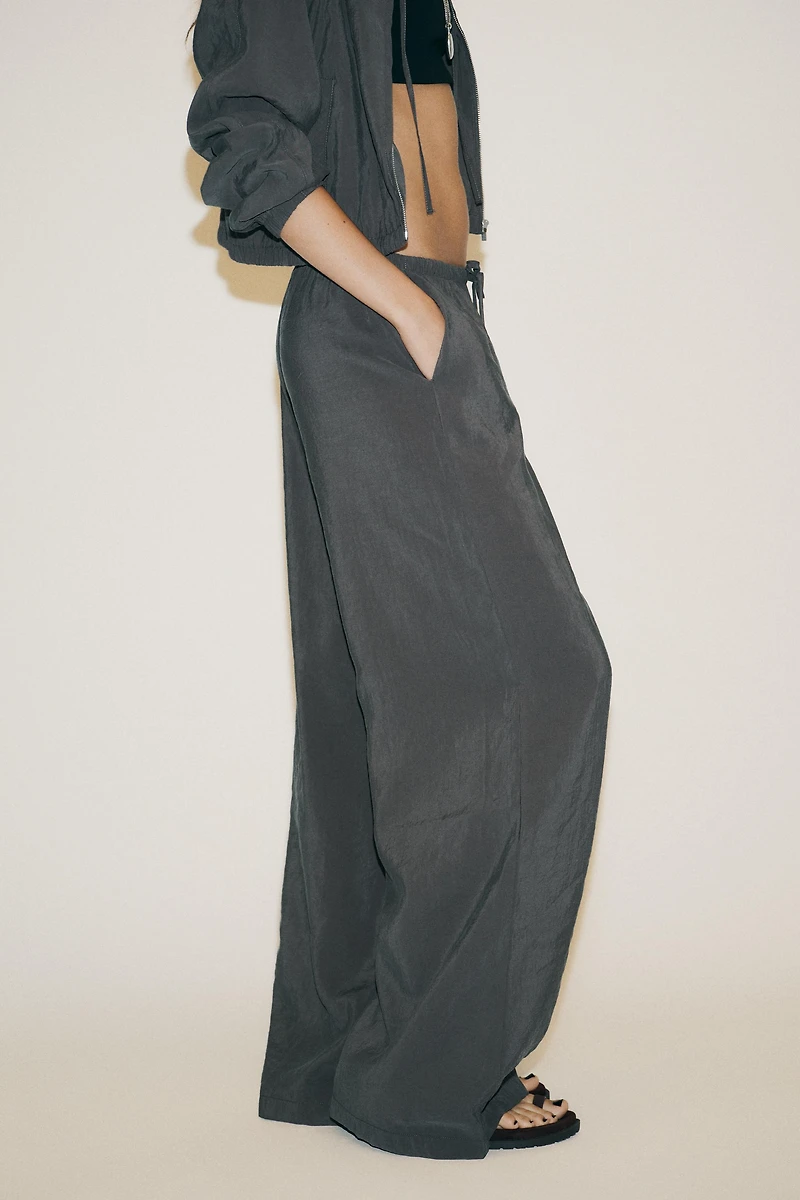 FLOWY PALAZZO PANTS
